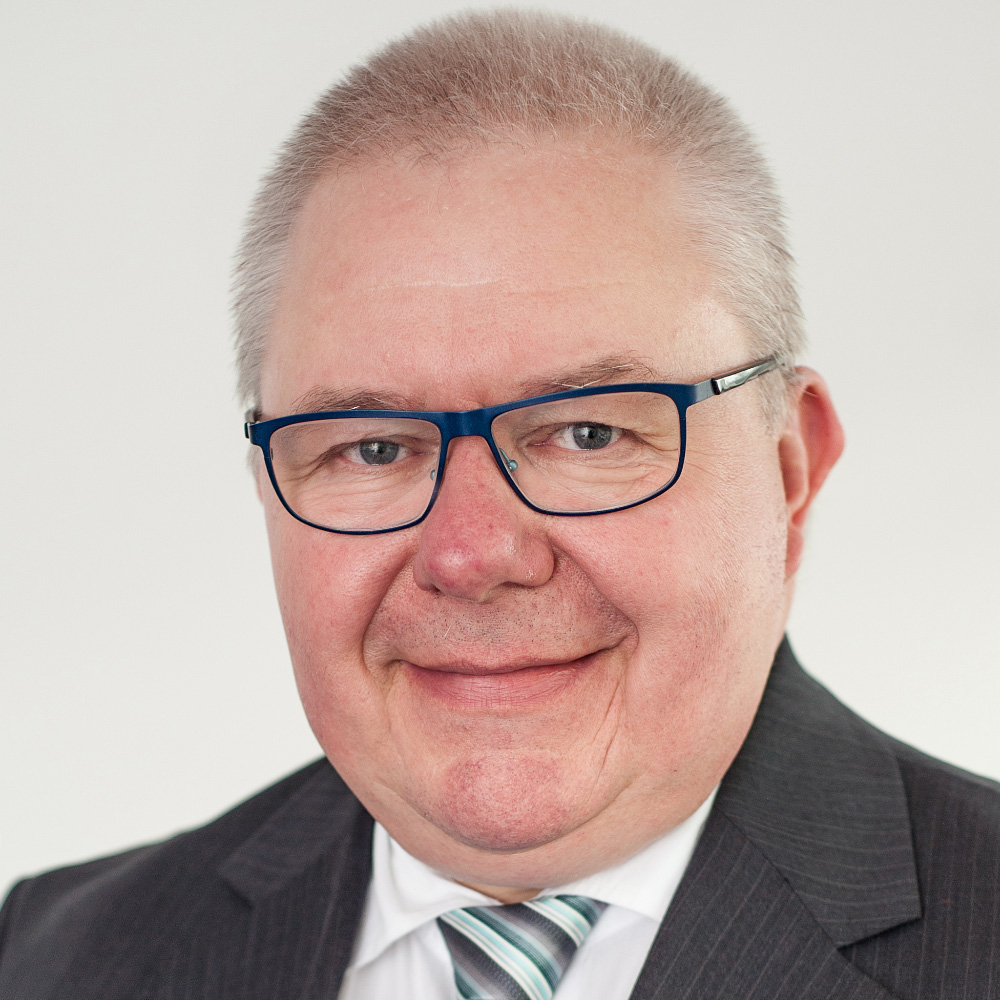 Naujoks, Uwe